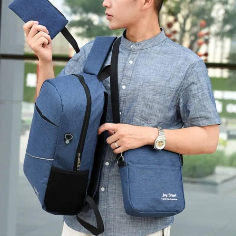 طقم حقائب ظهر بأشكال مختلفه