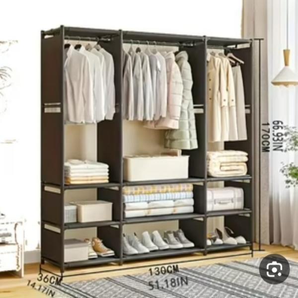 دولاب ملابس مفتوح