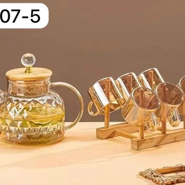 براد بايركس مع 6 كباية