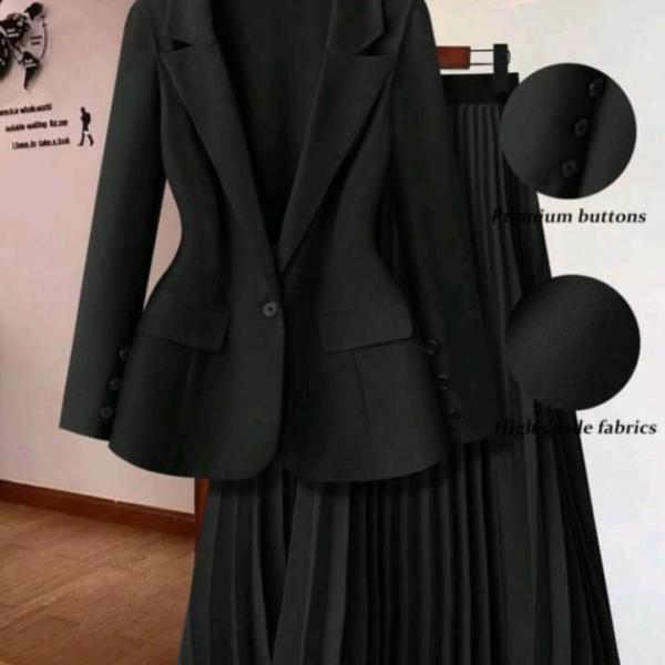 بدلة نسائية