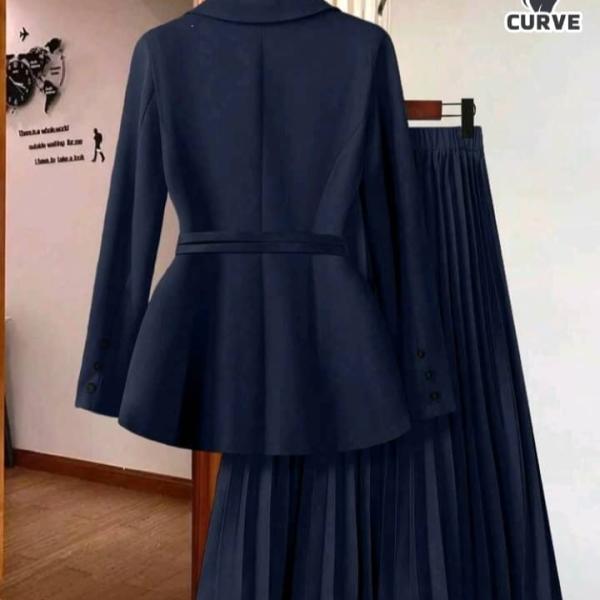 بدلة نسائية