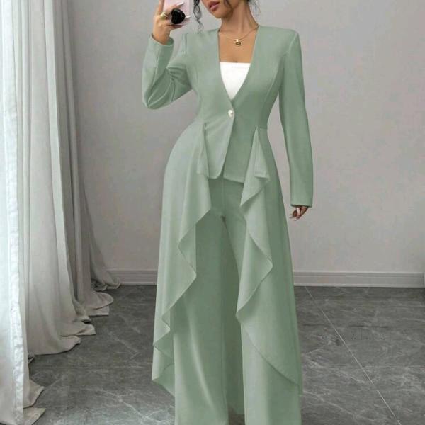 بدلة نسائية