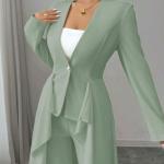 بدلة نسائية