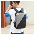 حقائب ظهر بأشكال مختلفه