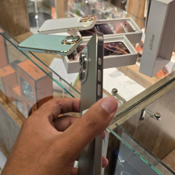 آيفون 16pro max